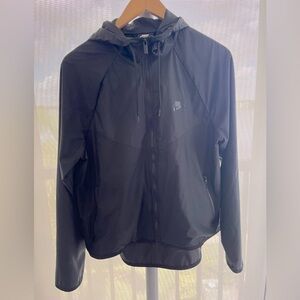 Nike- Windbreaker Jacket